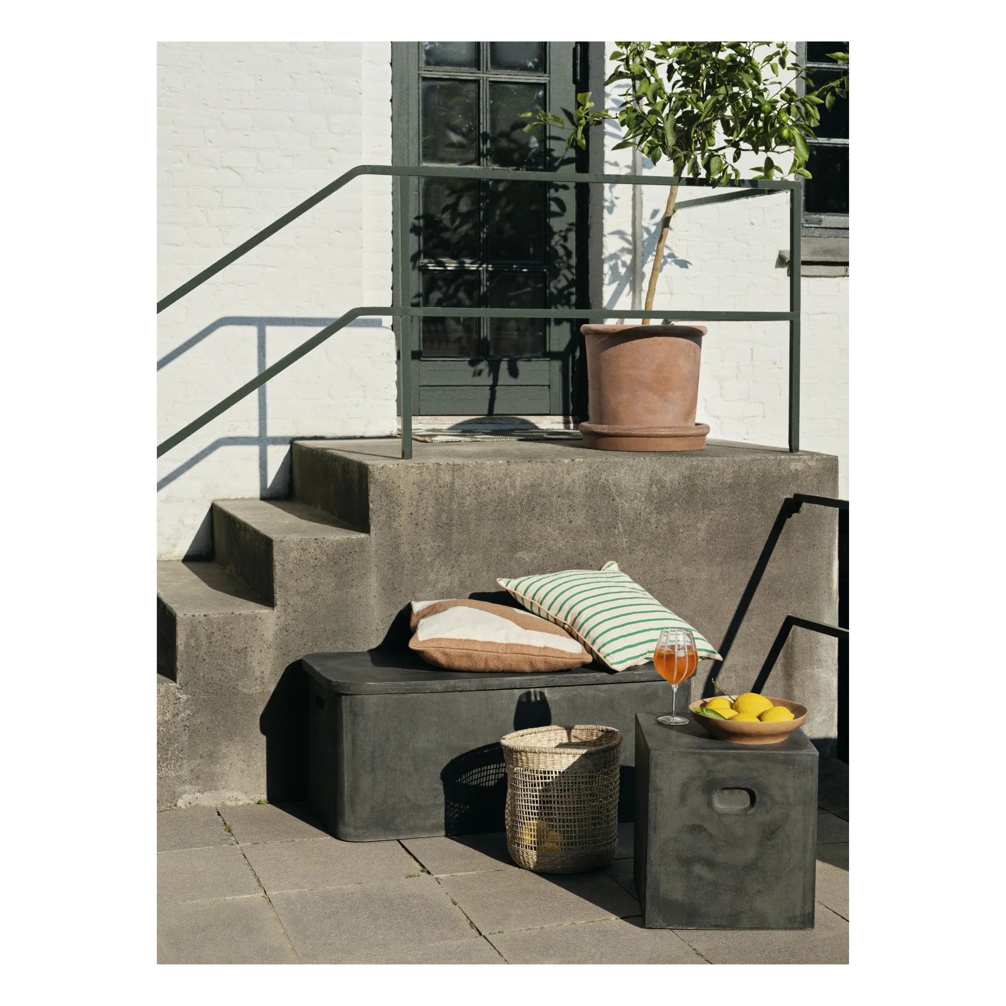 Broste Copenhagen - Fiber clay stool | Carbon