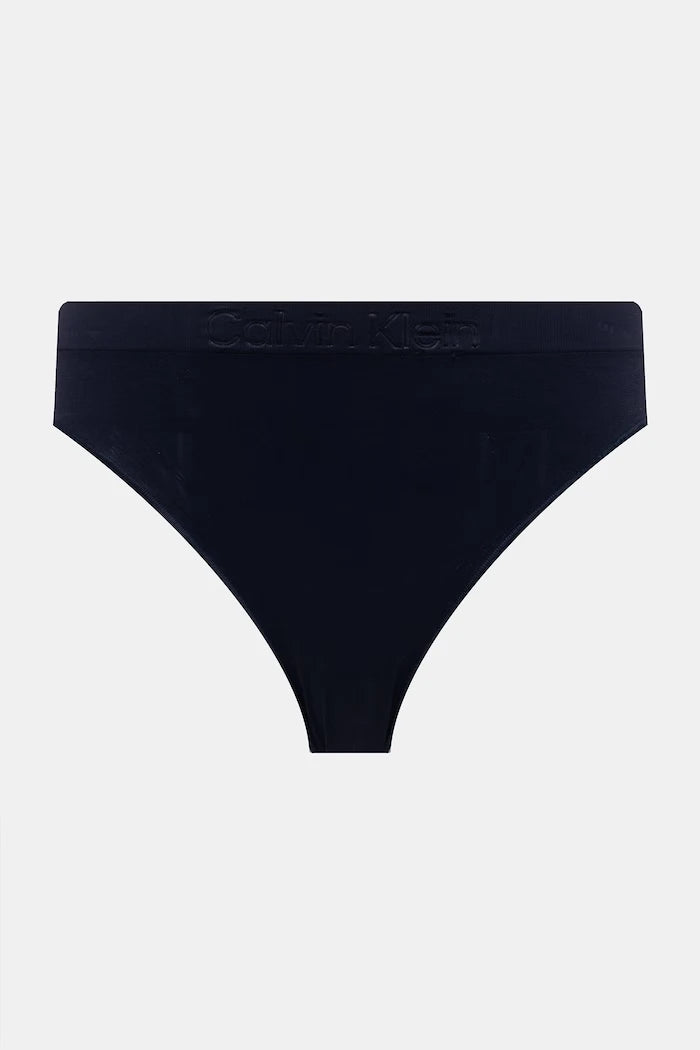 Calvin Klein Underwear kadın string külot 3’lü