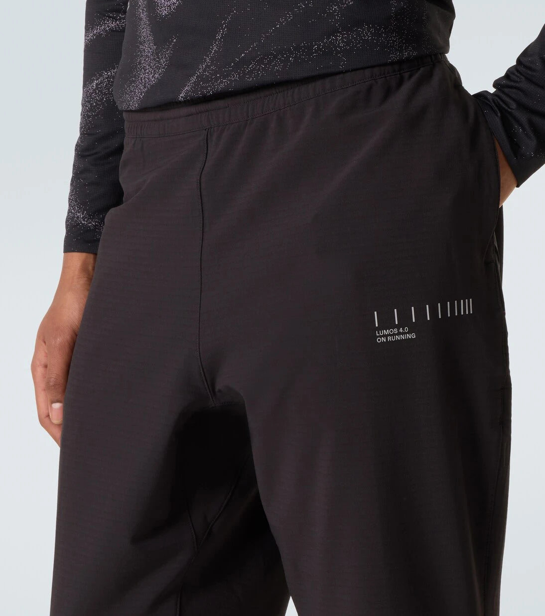 On - Weather track pants