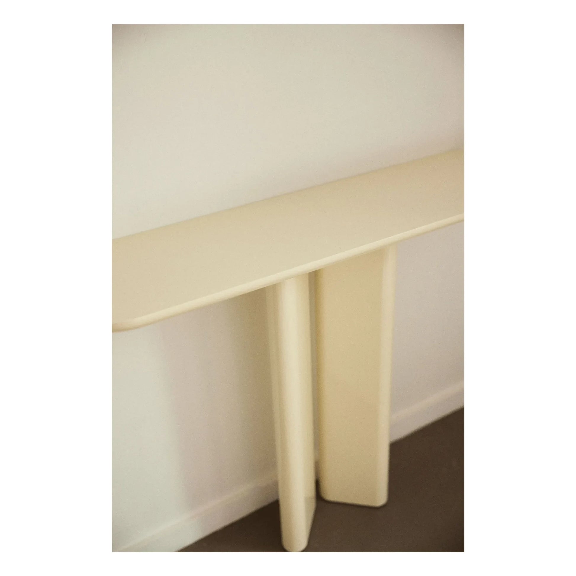 Gabrielle Paris - Lou console in lacquered wood | Cream