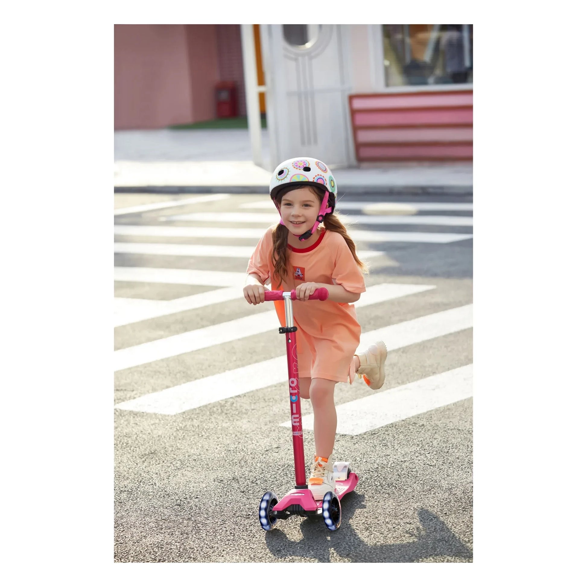 Micro - Maxi LED scooter | Fuchsia