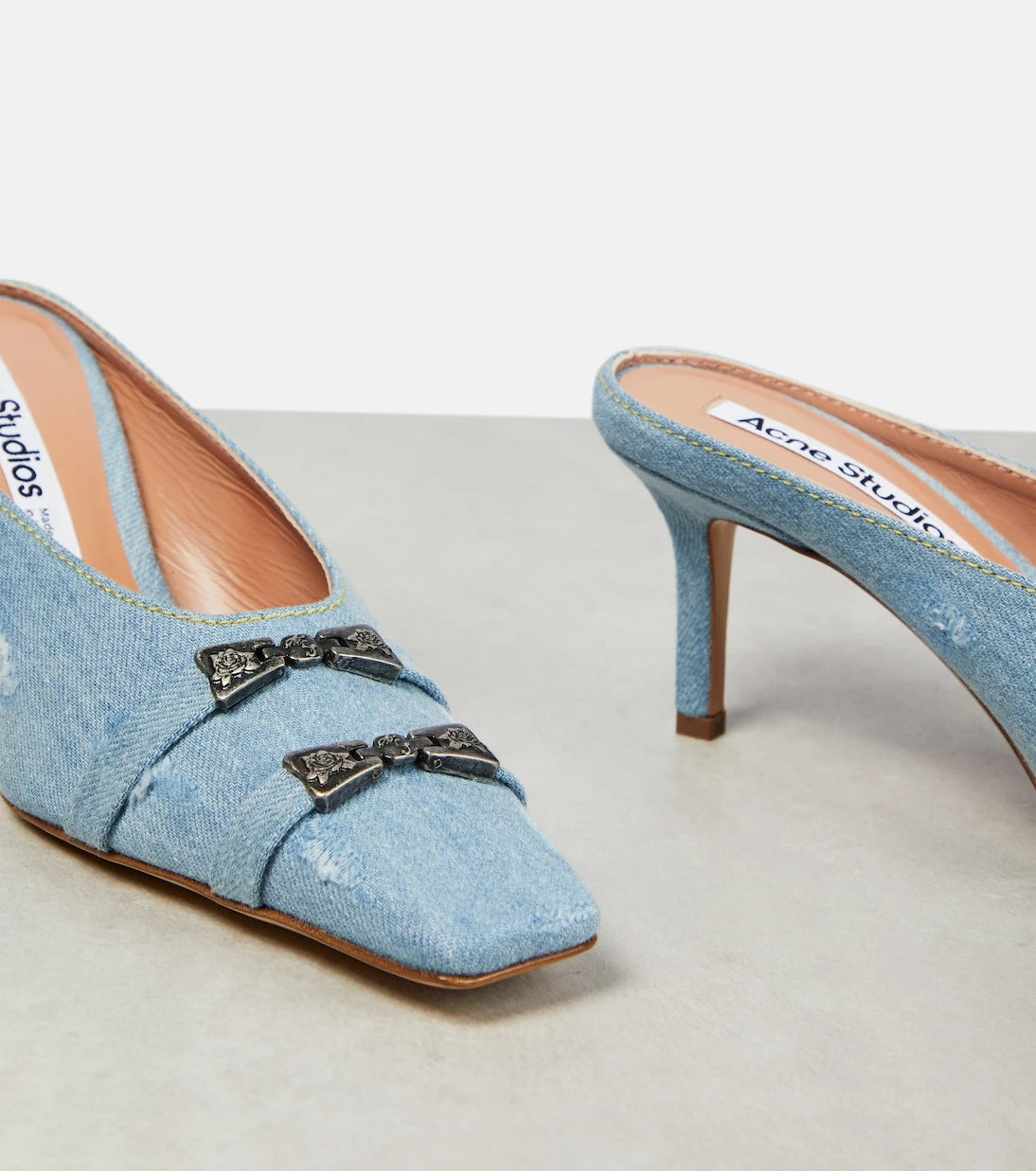 Acne Studios - حذاء دنيم مزين بكعب عالٍ