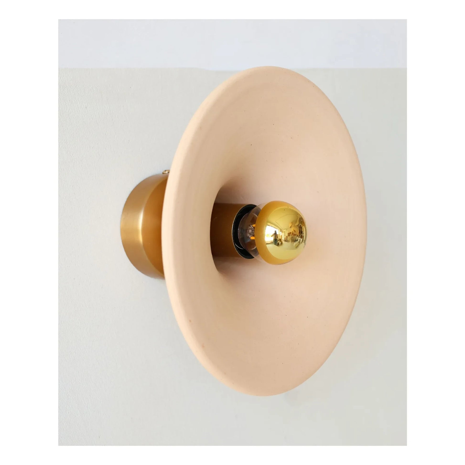 Masamé - Gigaro raw ceramic wall lamp | Terracotta