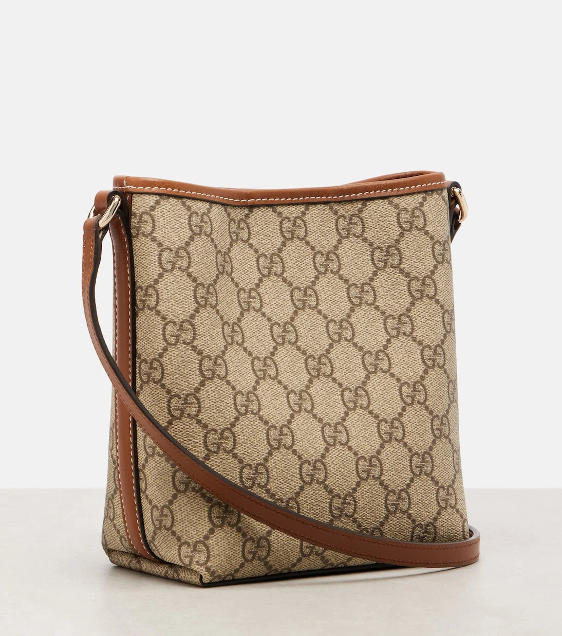 Gucci - GG Emblem Small bucket bag