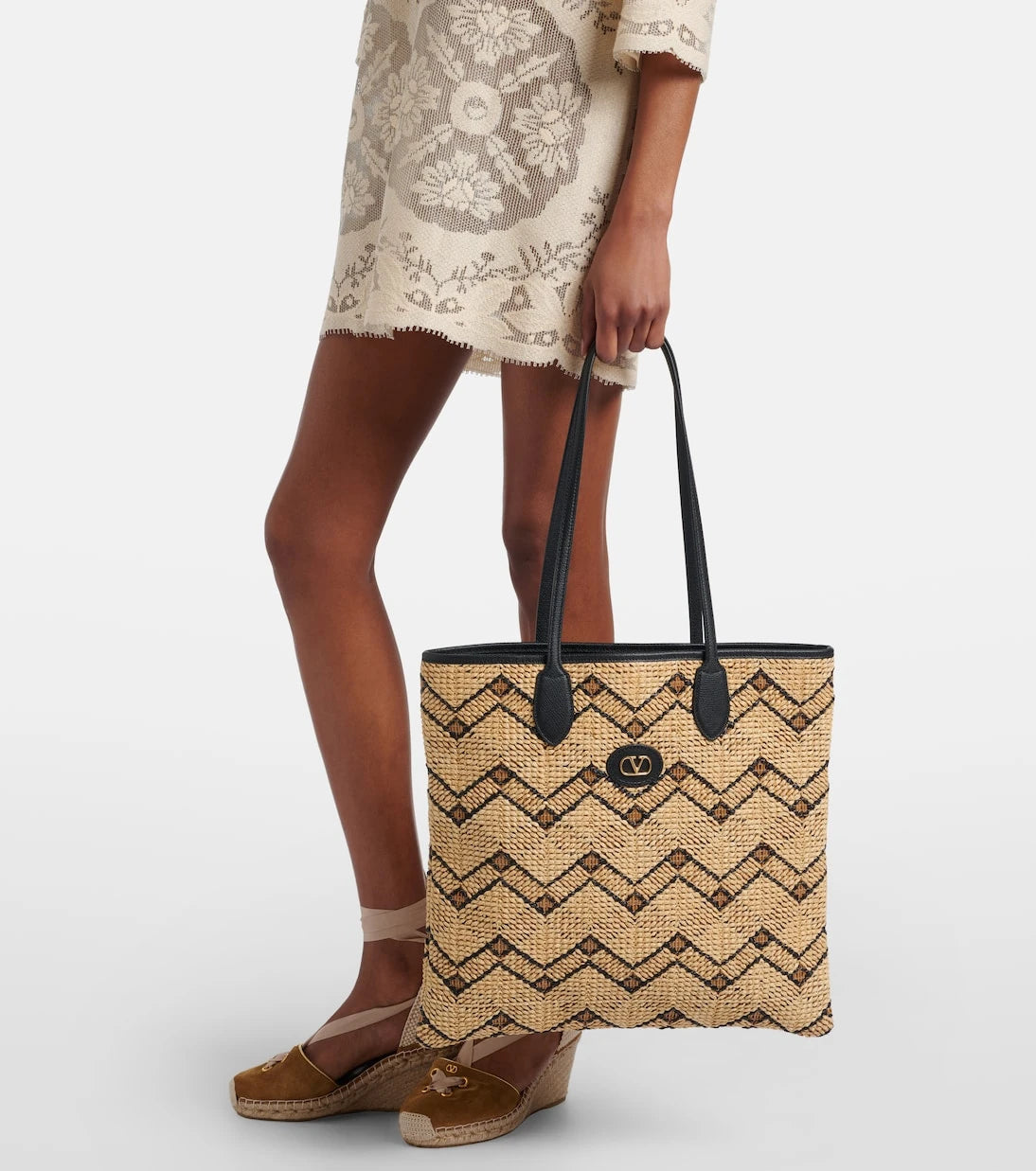 Valentino Garavani - VLogo N/S Medium raffia tote bag