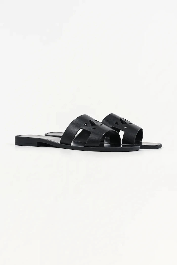 Кожени чехли Karl Lagerfeld Skoot Iii