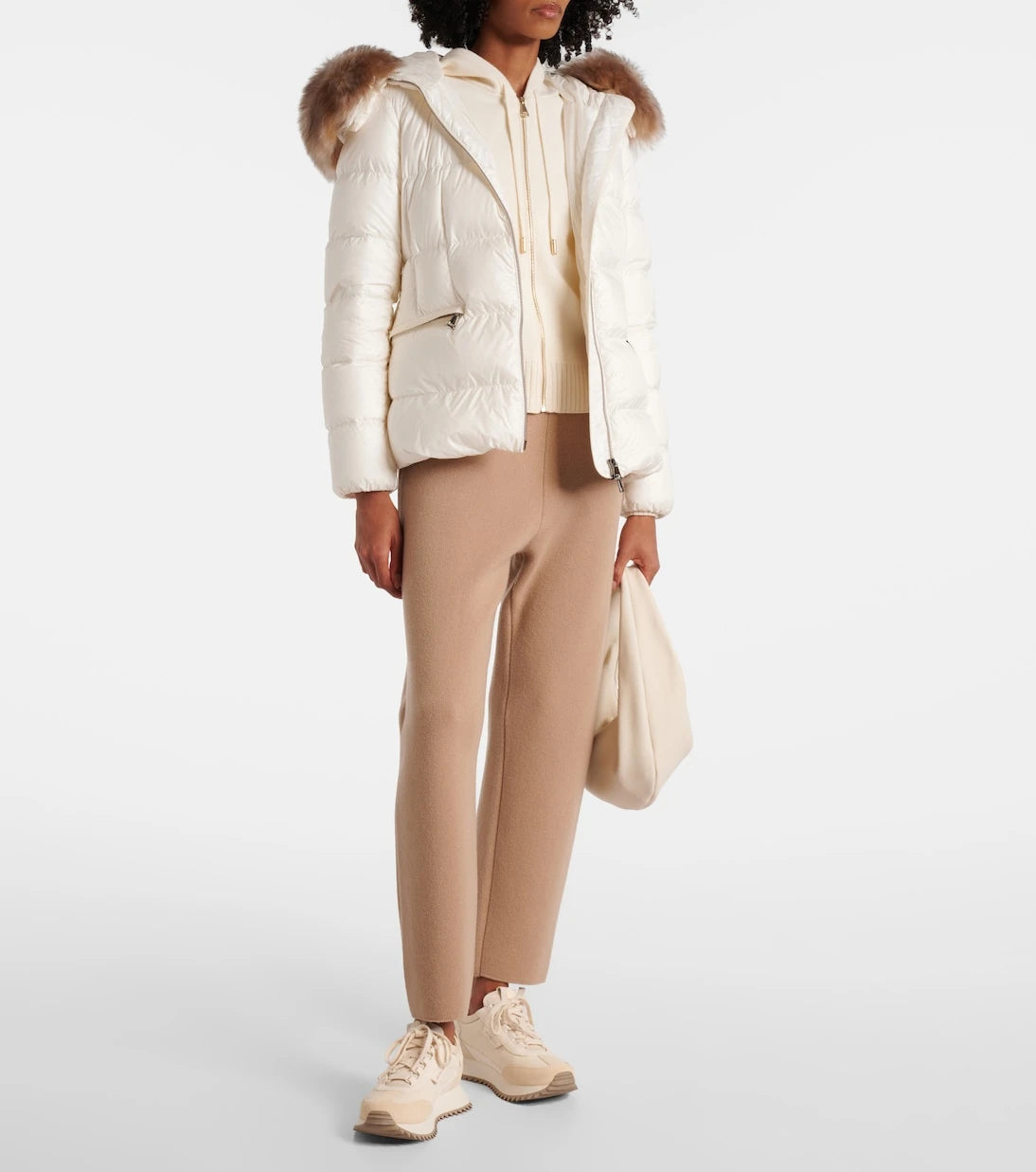 Moncler - جاكيت Boed المنتفخ المزين بفرو الشيرلينغ
