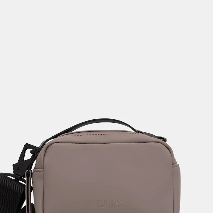Rains чанта през рамо Box Bag Micro W3