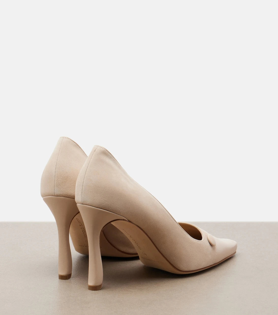 Manolo Blahnik - Quantapla suede pumps