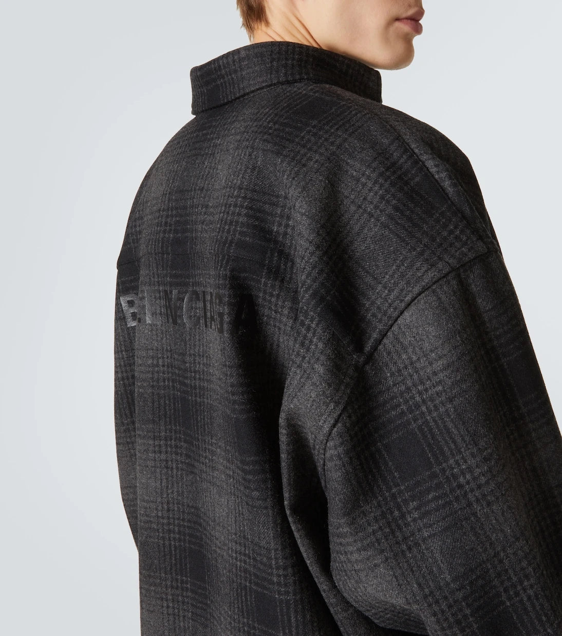 Balenciaga - قميص فلانيل من مزيج الصوف بنقشة الكاروه
