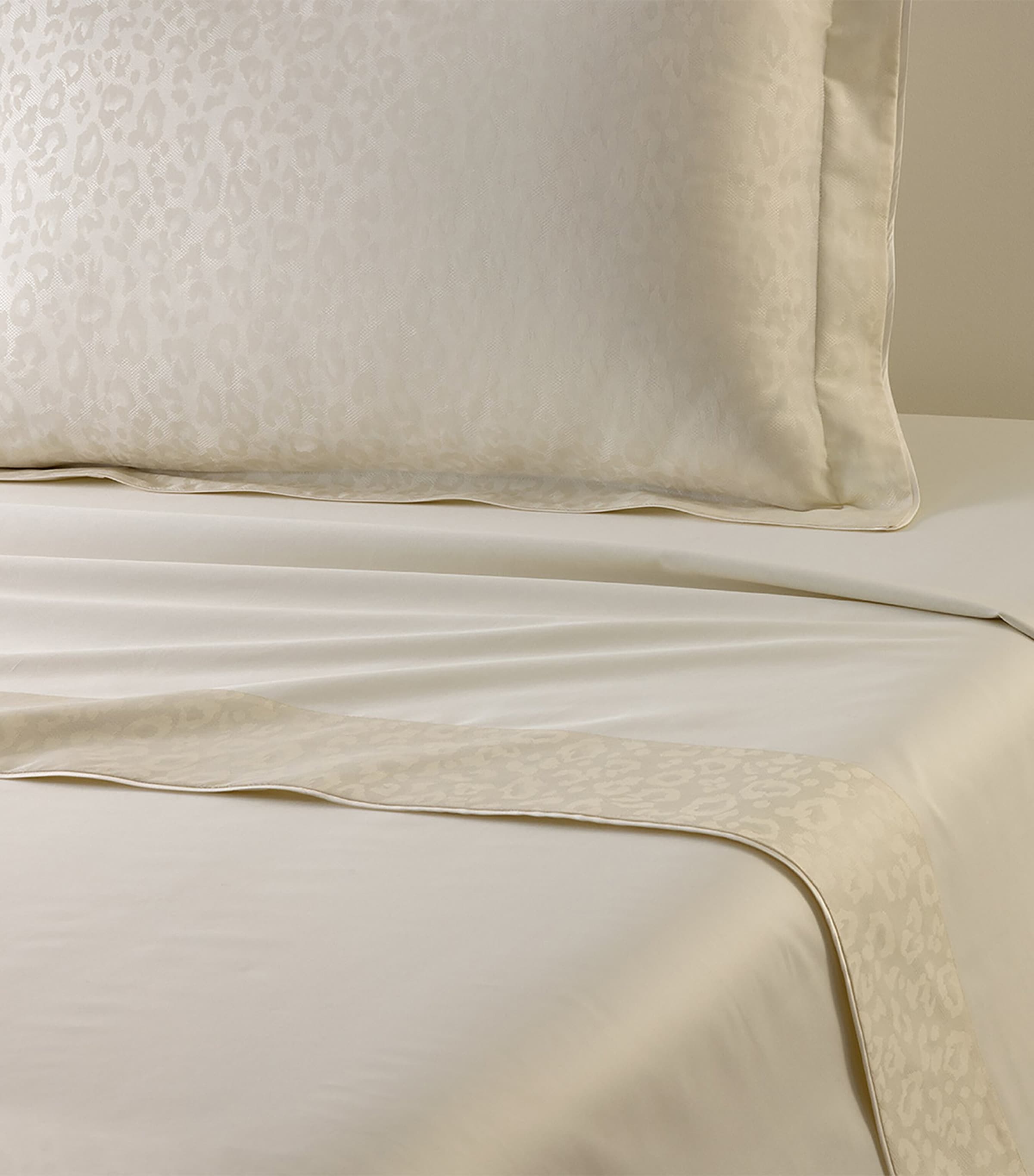 Yves Delorme Leopard Double Flat Sheet (240cm x 295cm)