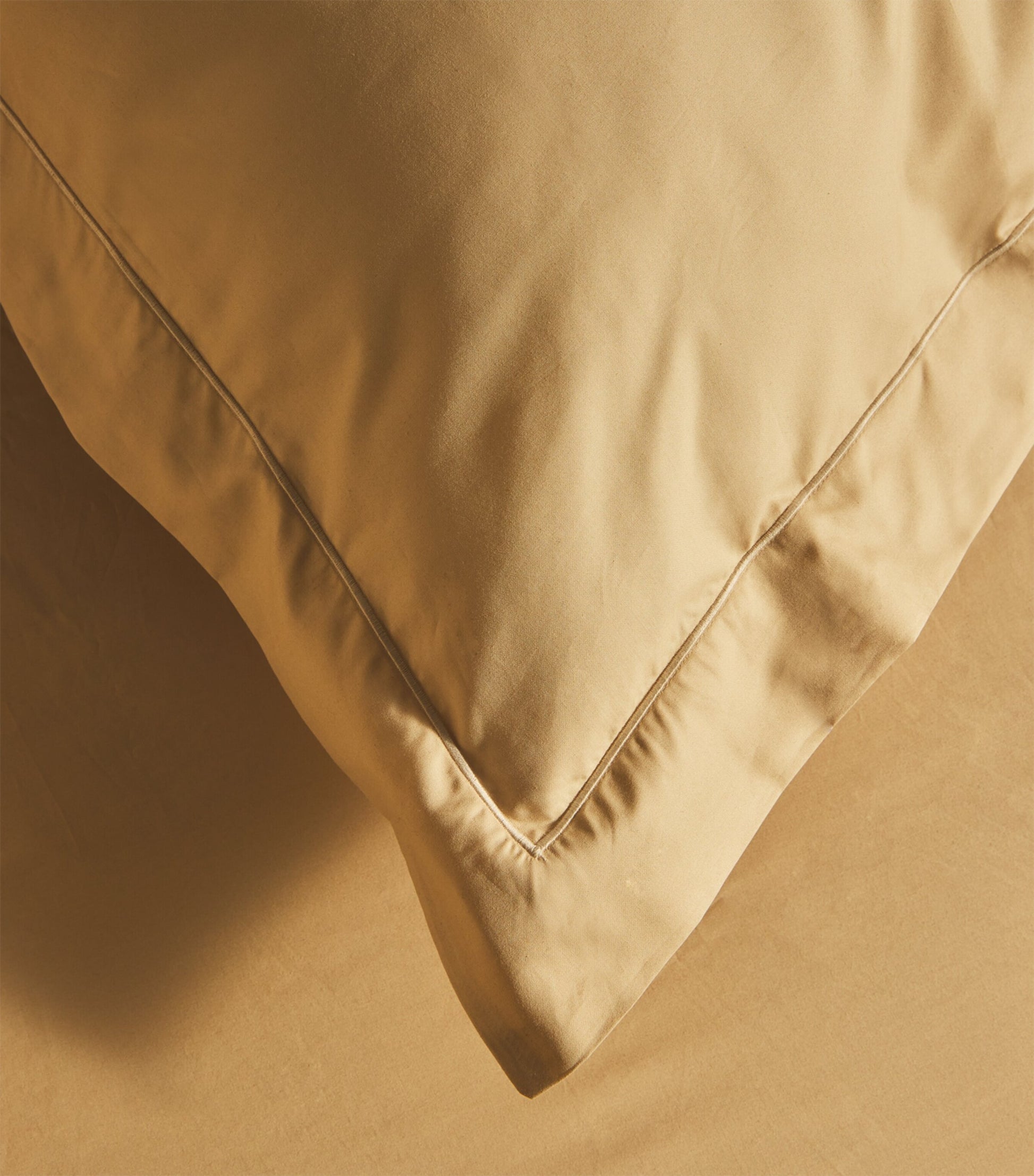 Chester King Fitted Sheet (150cm x 200cm)