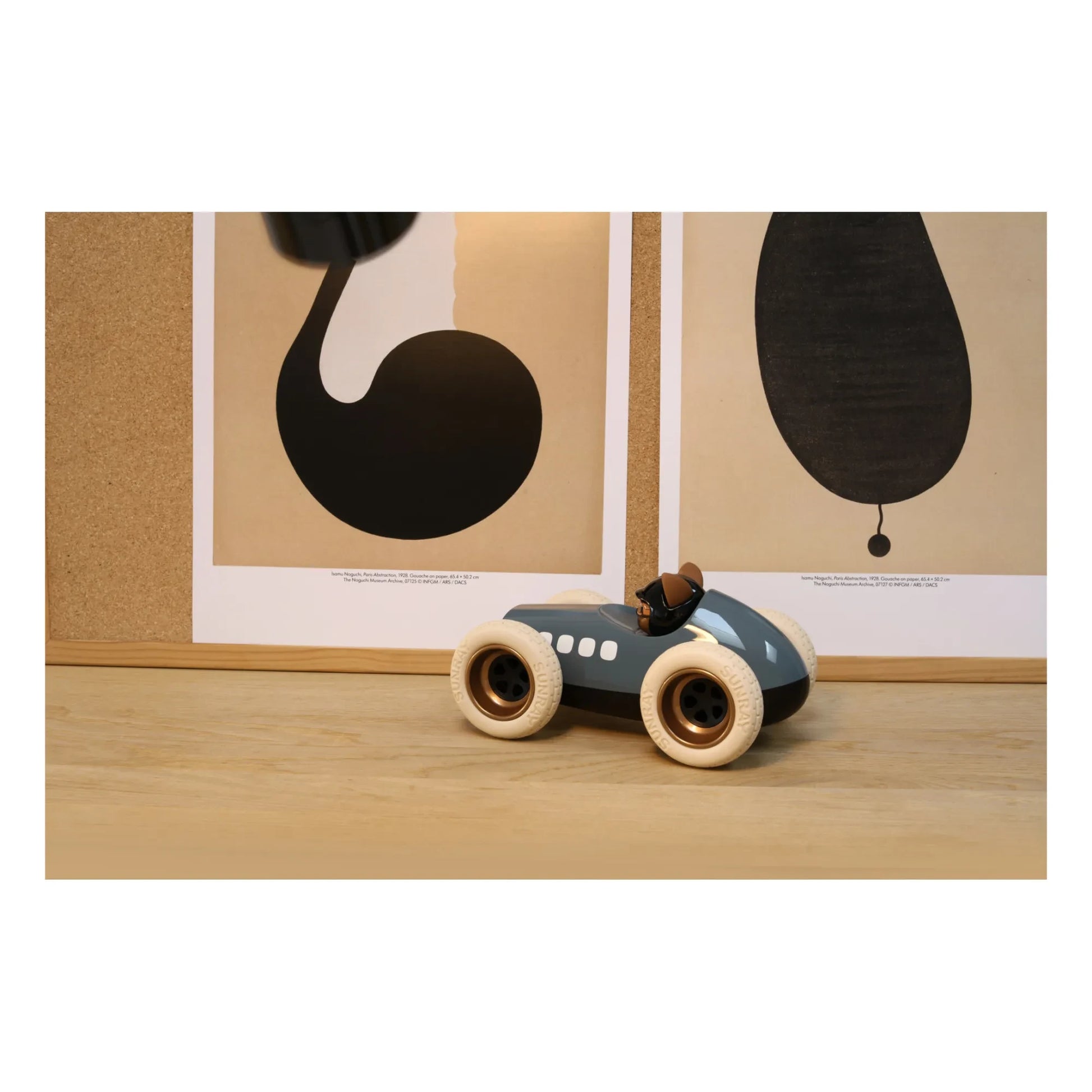 Playforever - Egg Karlos car | Grey