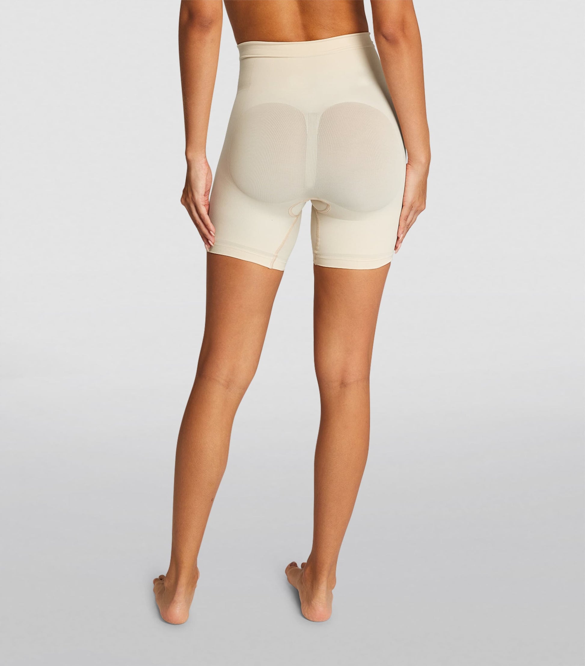 Skims Nude Seamless Sculpt Mid-Thigh Shorts