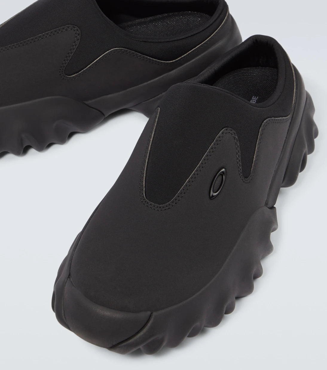 Junya Watanabe - x Oakley suede slip-on sneakers