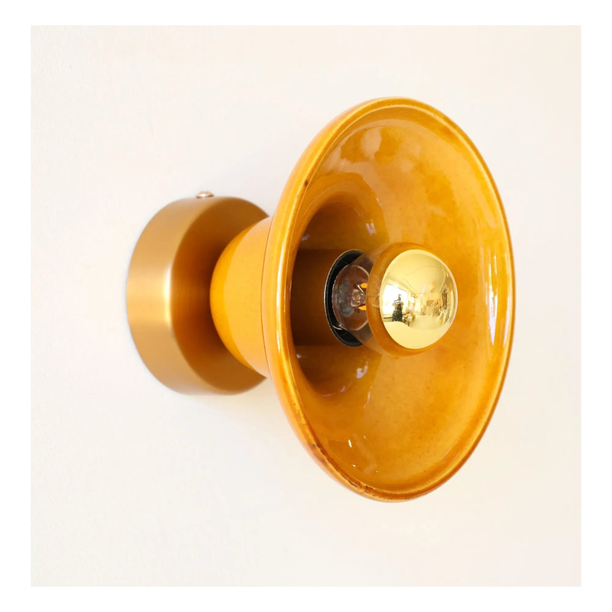 Masamé - Gigaro wall lamp | Honey