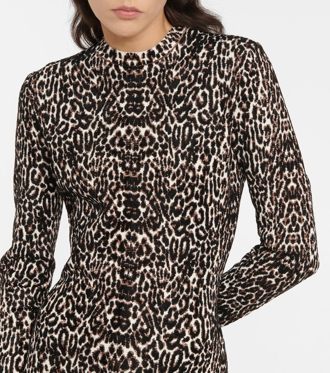 Alaïa - جمبسوت جاكار بنقشة الفهد