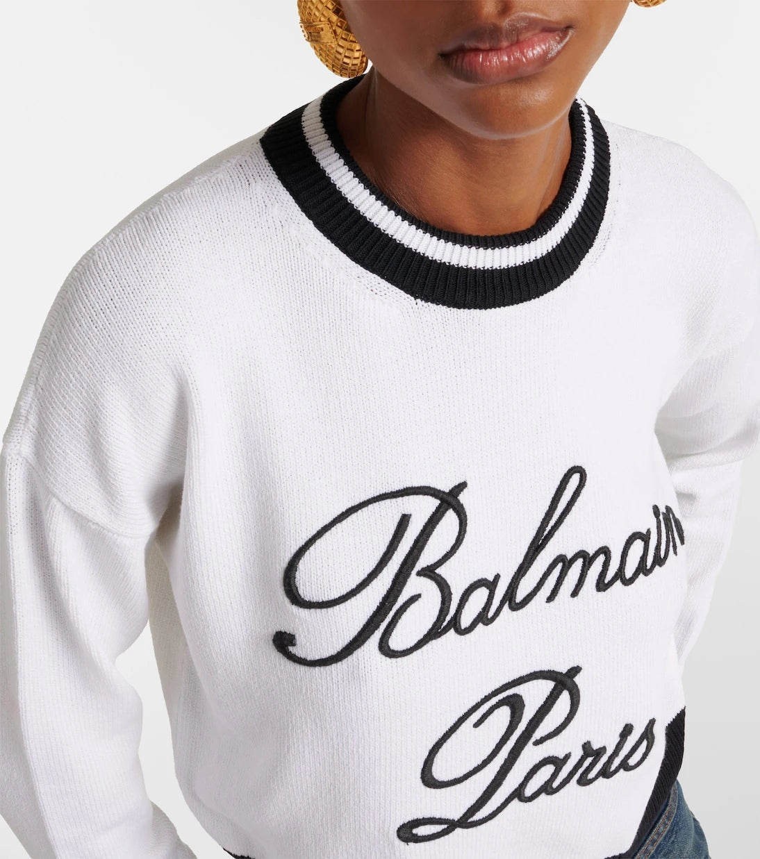 Balmain - سترة بالمان المطرّزة بشعار الماركة