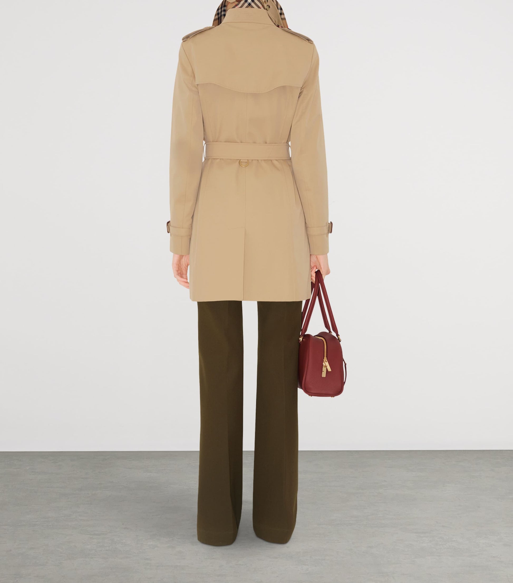 Burberry Beige Gabardine Short Chelsea Heritage Trench Coat