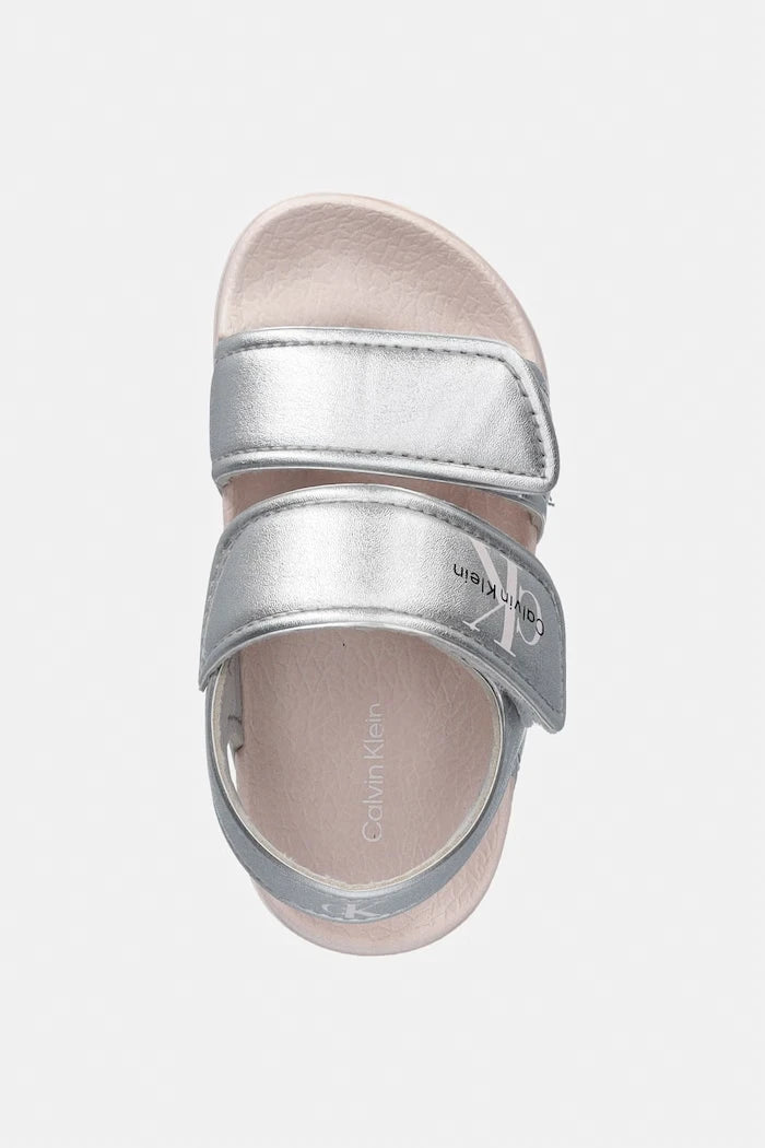 Calvin Klein Jeans Çocuklar için düz tabanlı sandalet