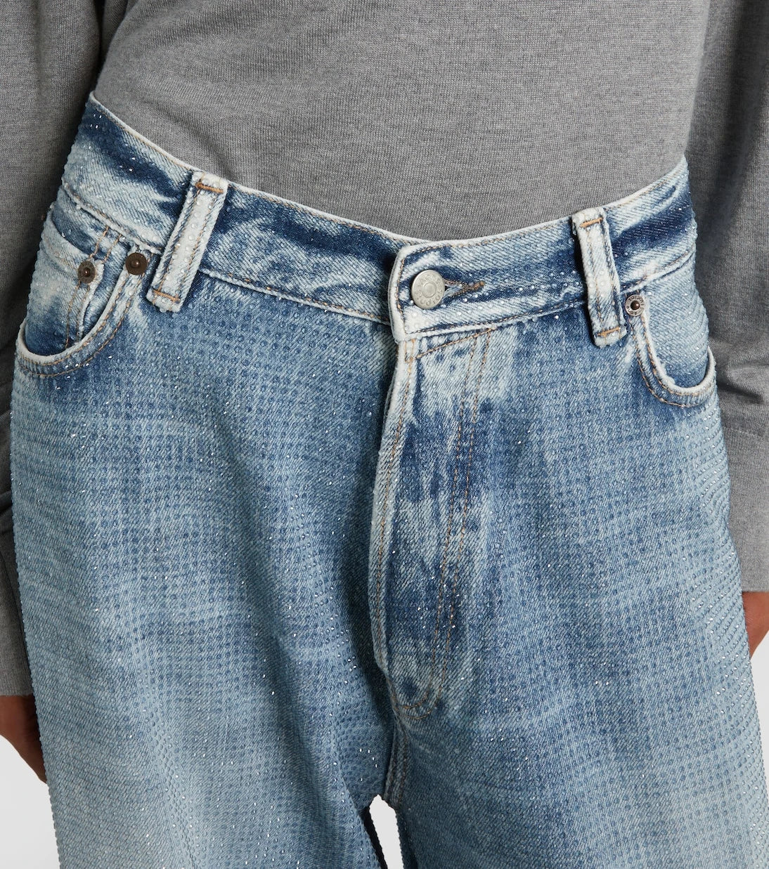 Acne Studios - جينز واسع الساق منخفض الخصر مزين بالكريستال