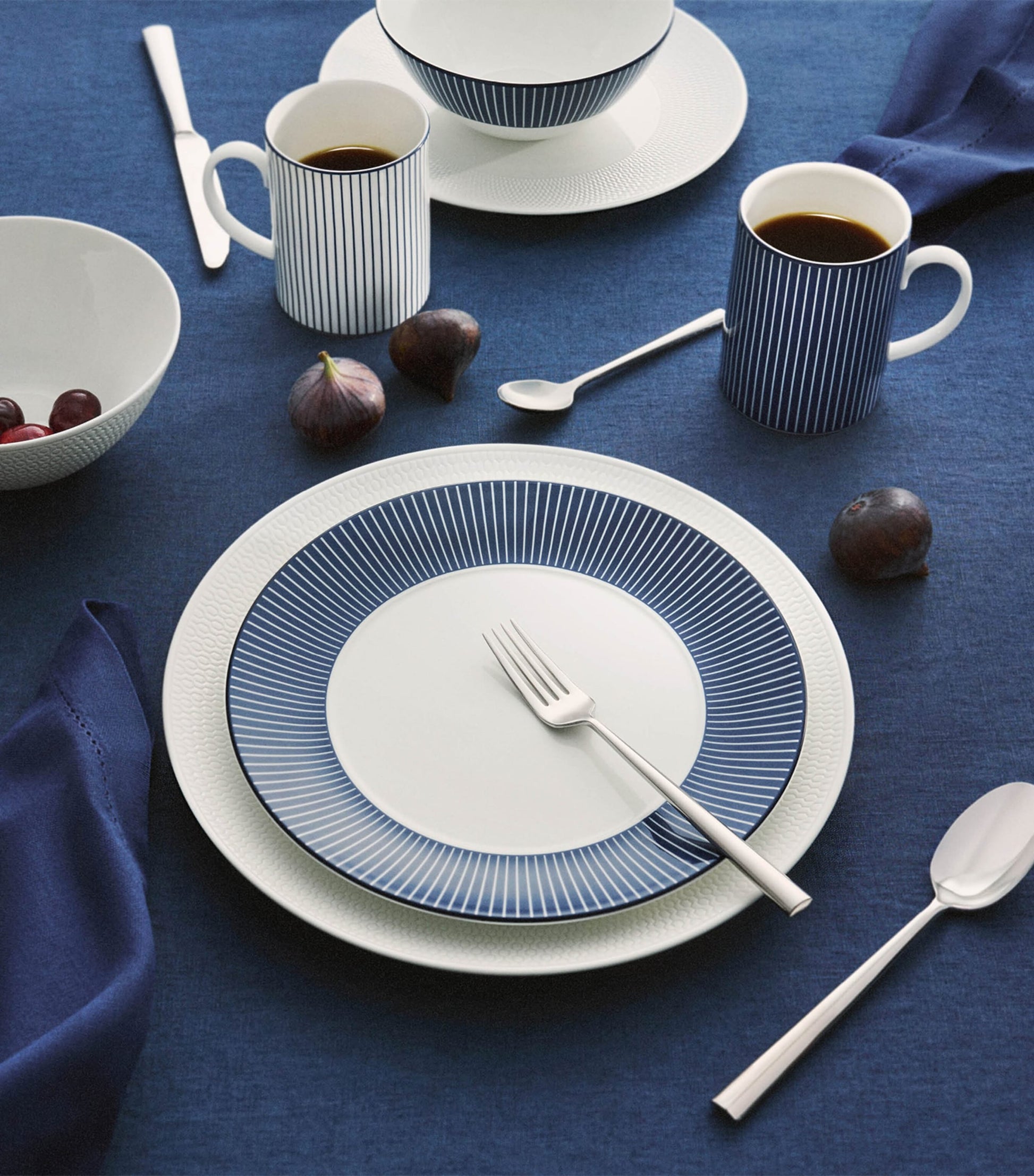 Bone China Gio Blue Plate (23cm)