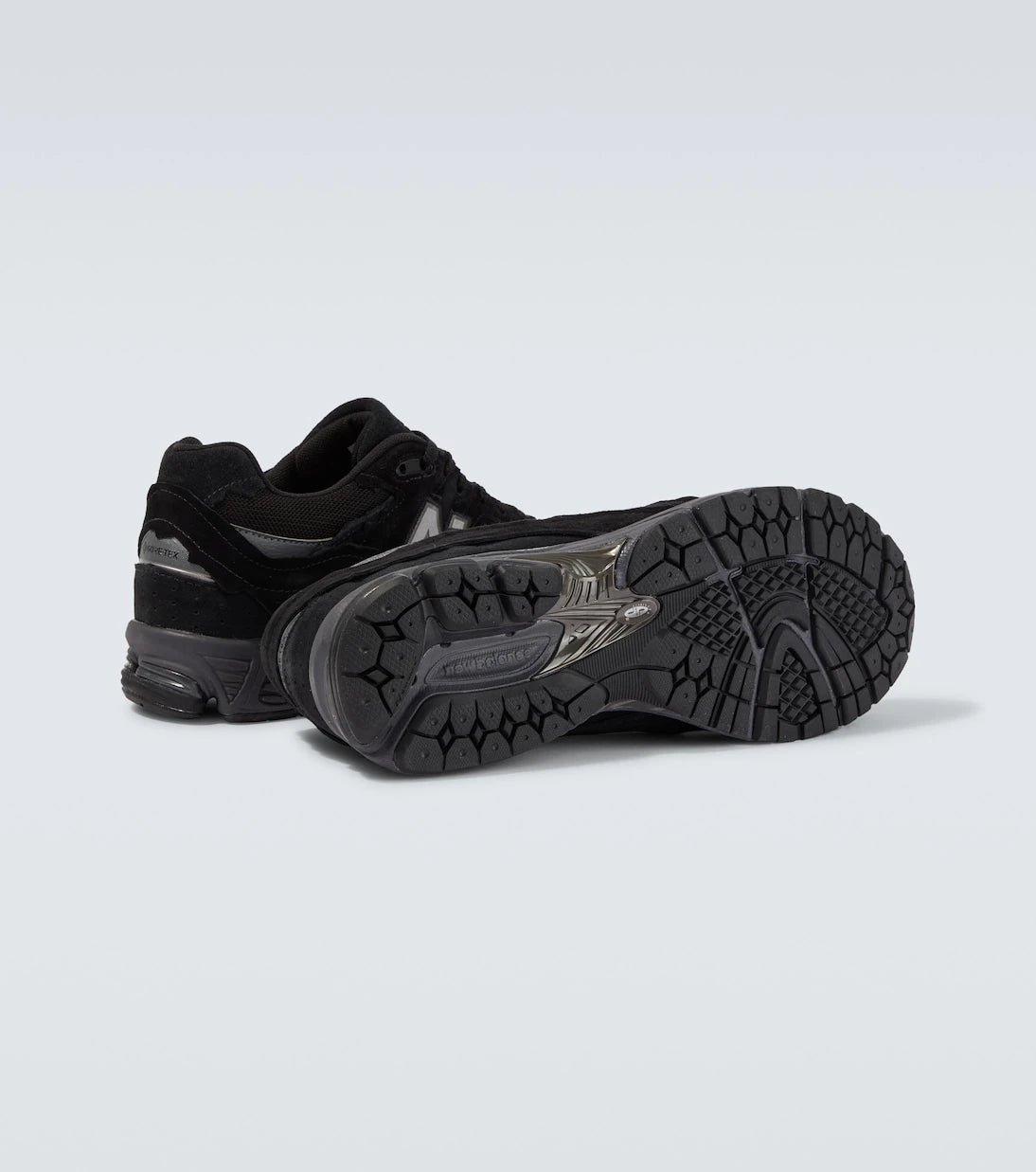 New Balance - 2002 suede sneakers