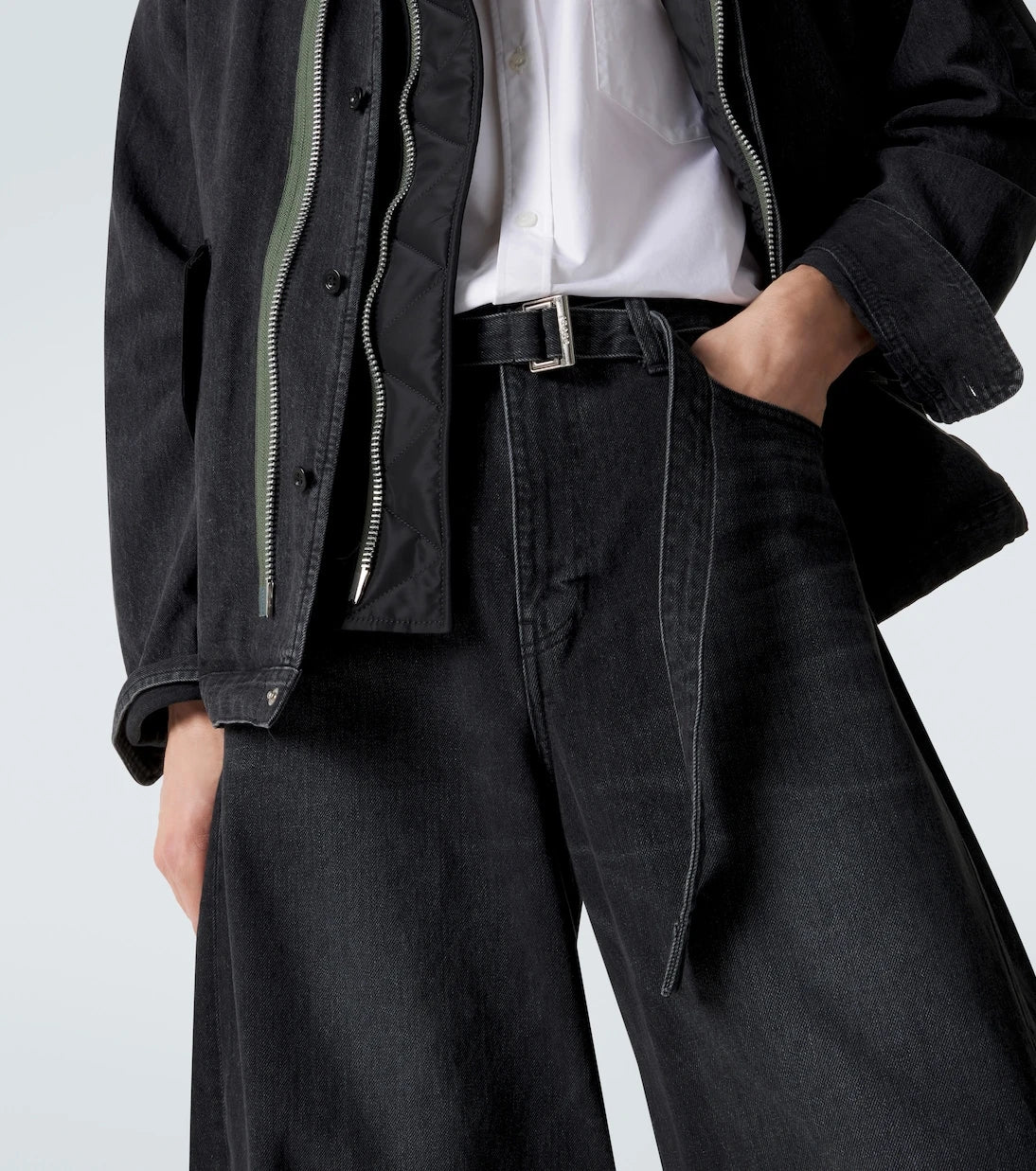 Sacai - Belted barrel-leg jeans