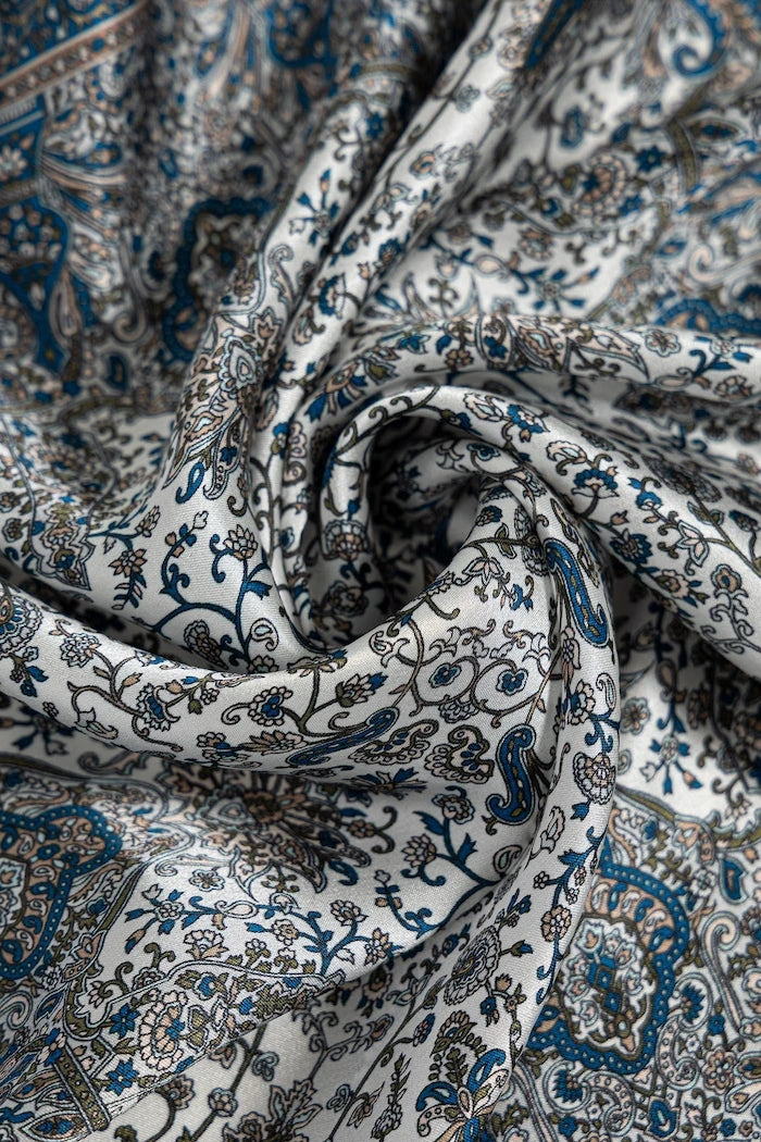 Копринено шалче Answear.LAB from the Unscripted collection