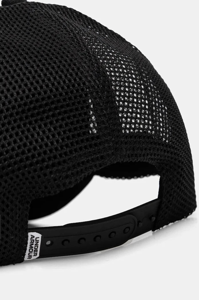 Шапка с козирка Under Armour