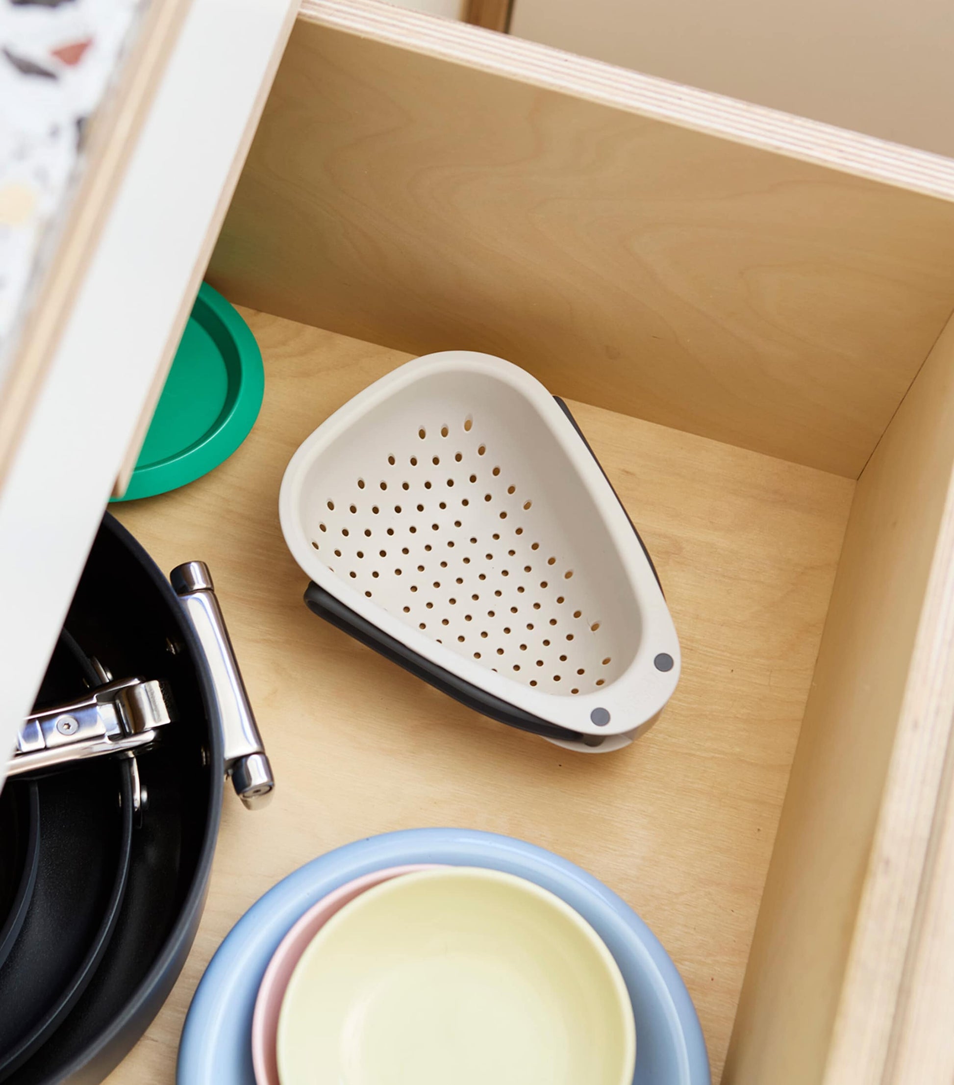 Mini Droplet Colander with Folding Handle