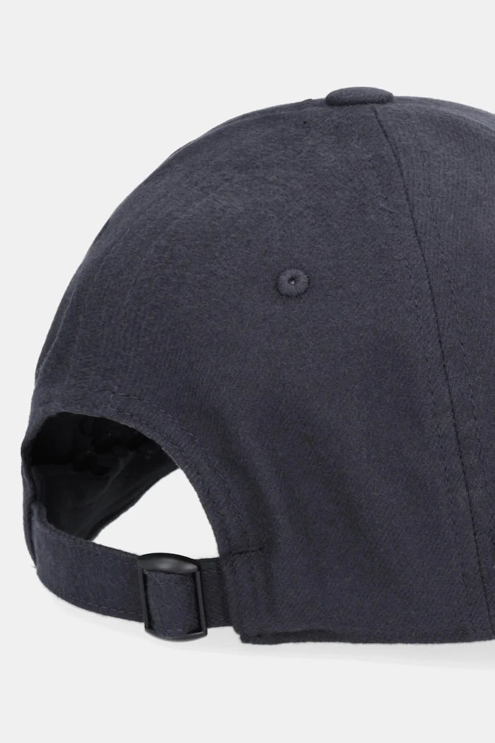Памучна шапка с козирка Under Armour