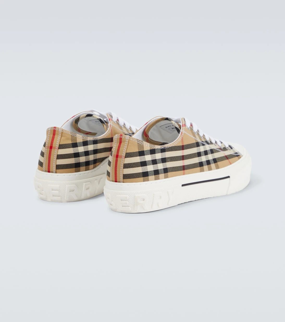 Burberry - حذاء سنيكرز كانفاس بطبعة مربعات بربري