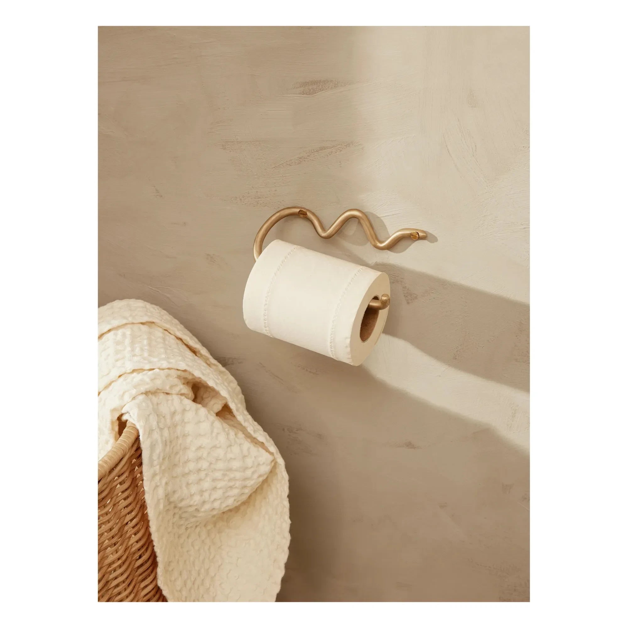 Ferm Living - Curvature Toilet Roll Holder | Brass