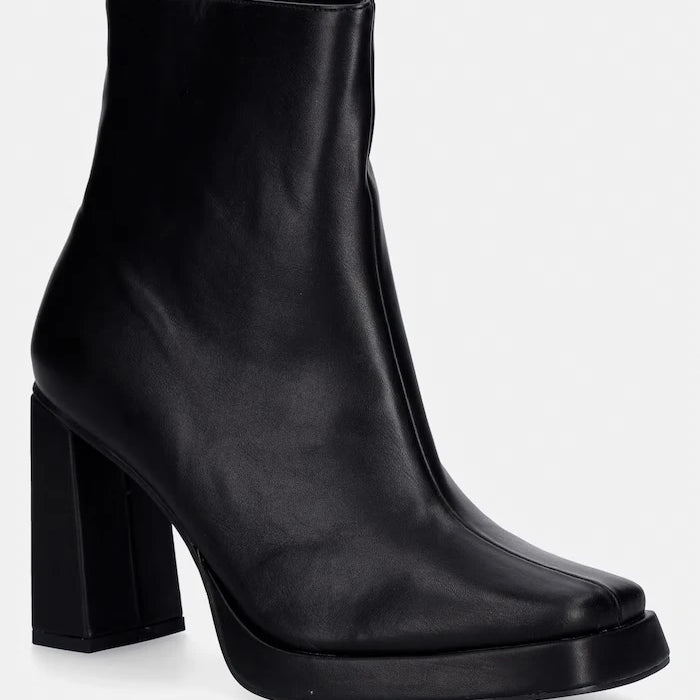 Боти Koi Footwear Halla Black Heeled Boots