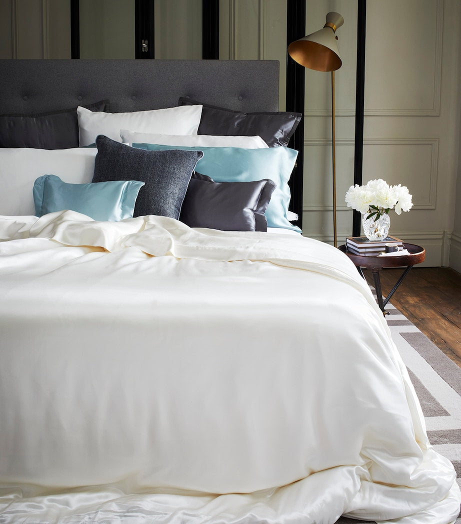 Silk Super King Duvet Cover (260cm x 220cm)