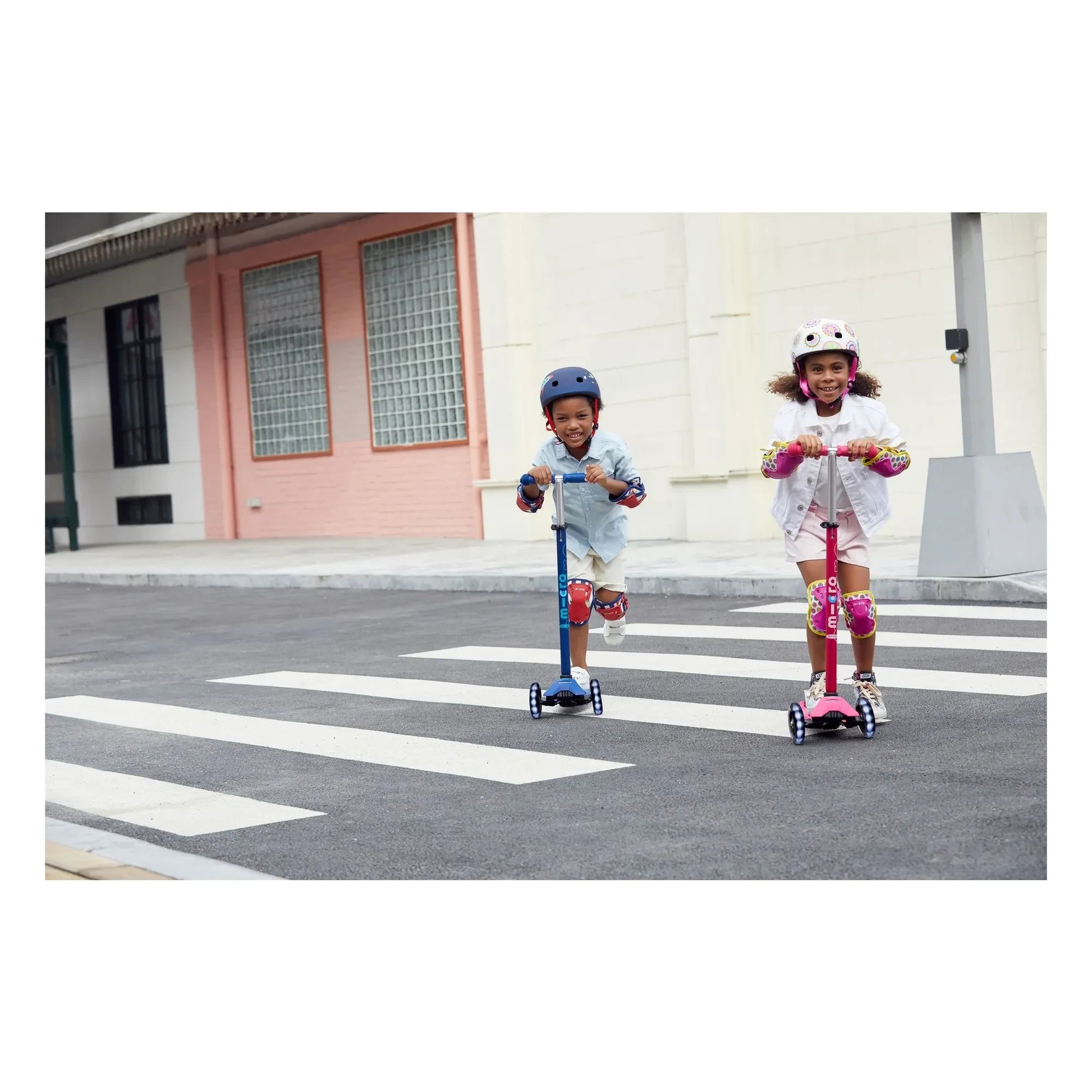 Micro - Maxi LED scooter | Fuchsia