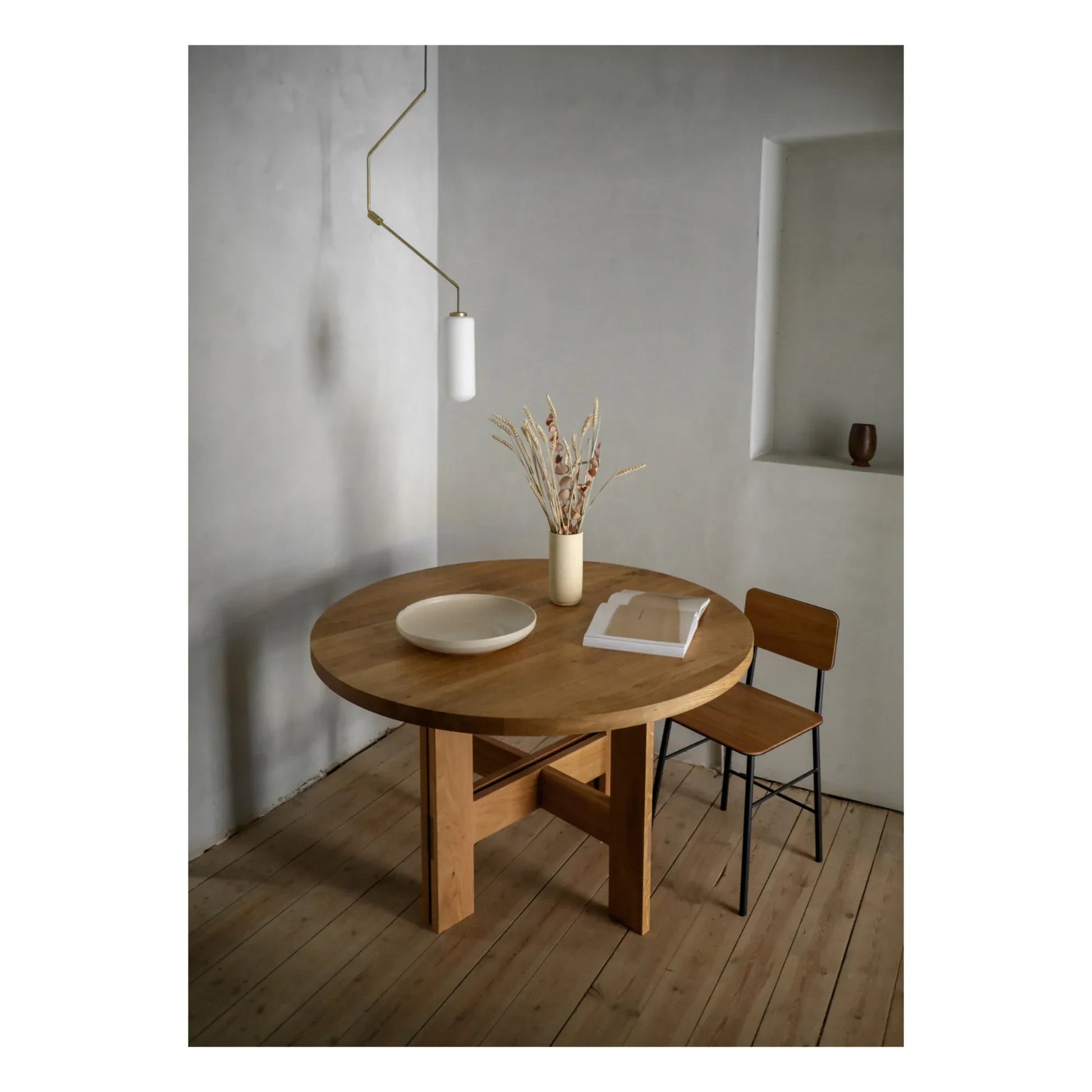Frama - Farmhouse Round Wooden Table | Oak