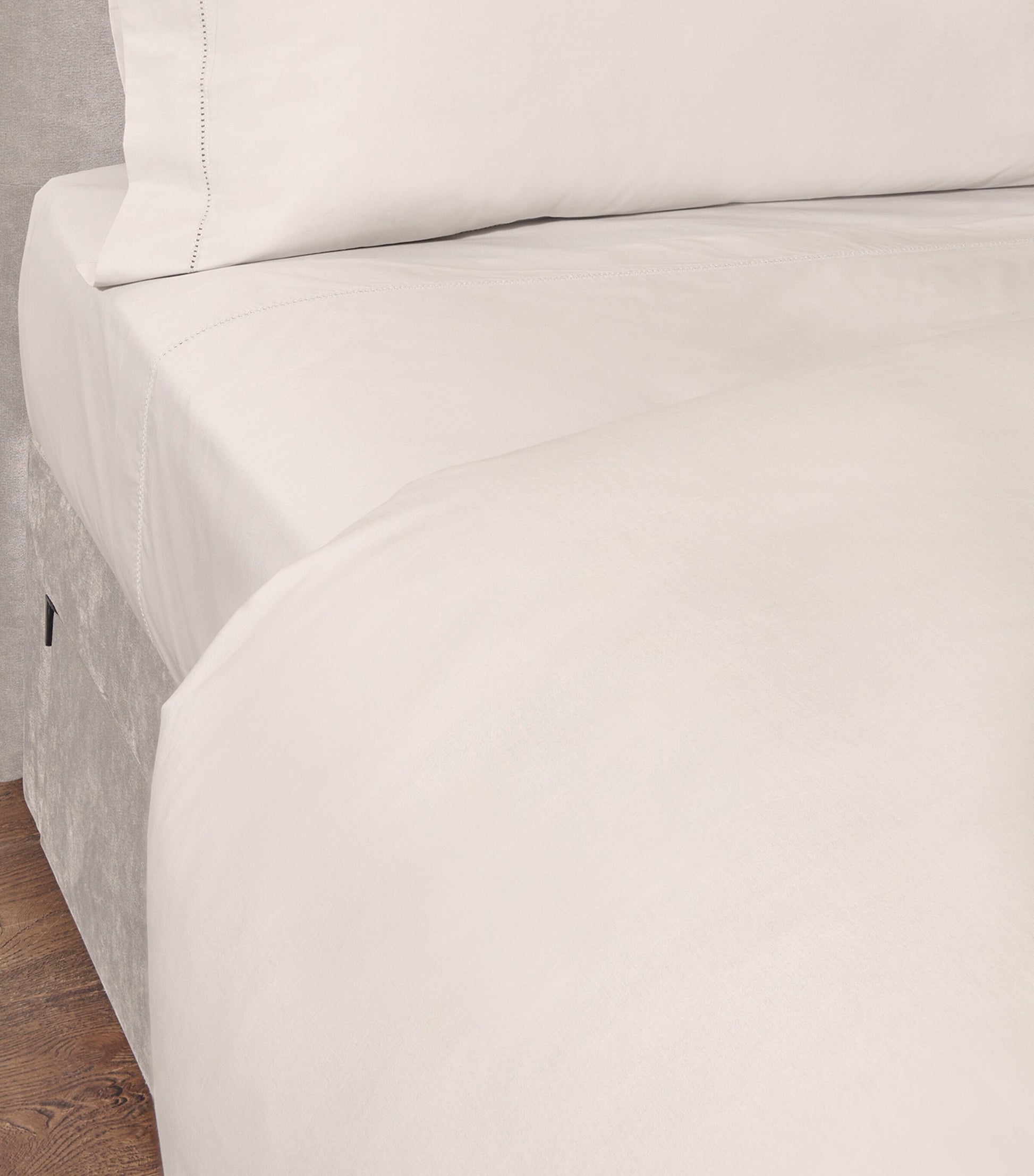 Cadogan King Flat Sheet (275cm x 275cm)