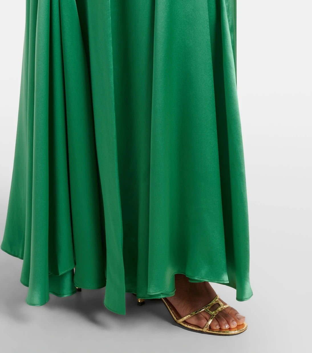 Xu Zhi - Embroidered pleated silk satin gown