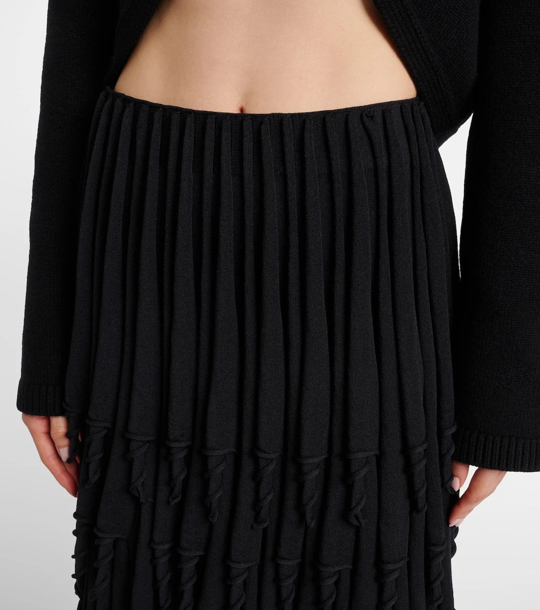 Alaïa - تنورة ماكسي متعددة الطبقات من الصوف والحرير
