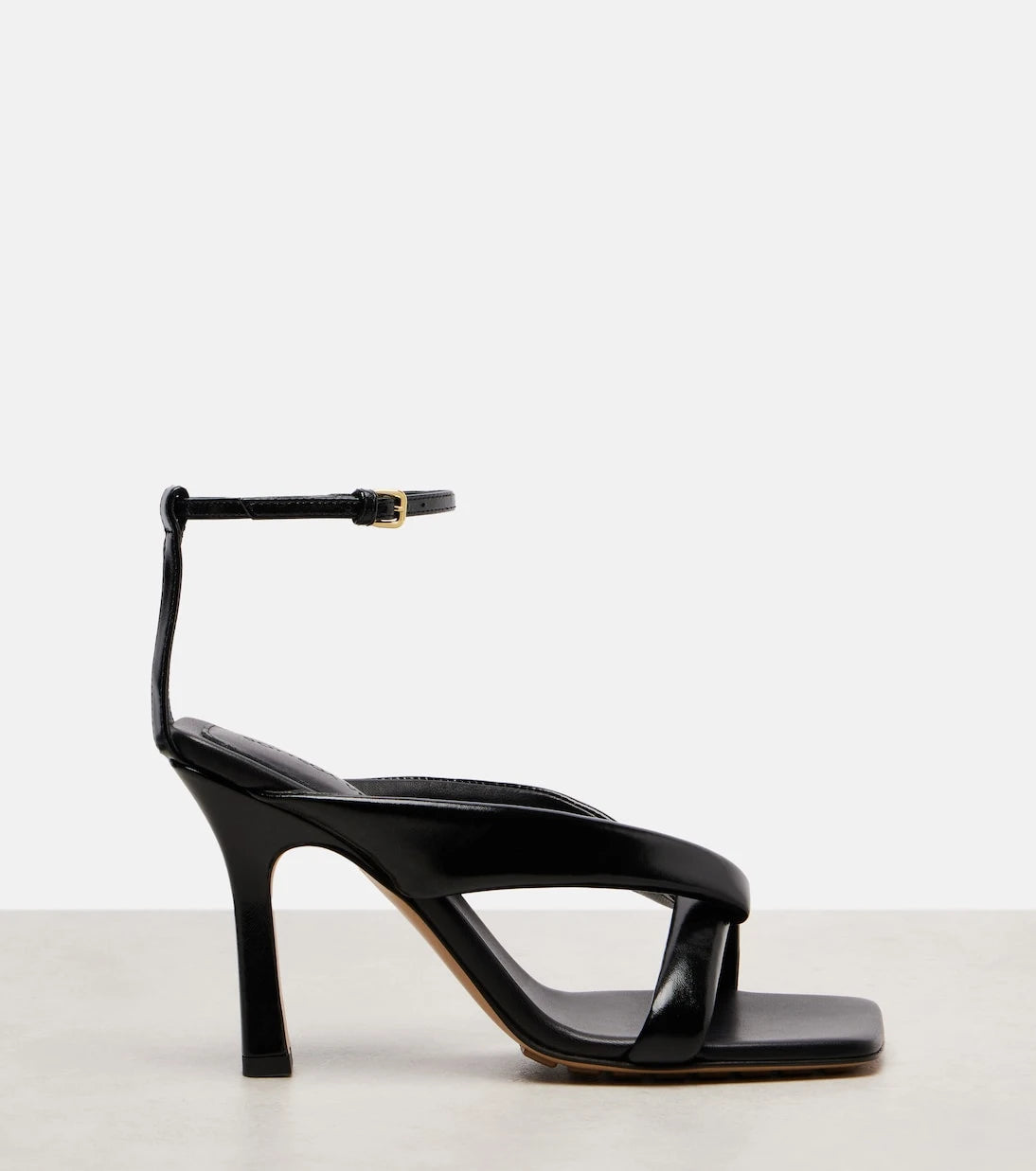 Bottega Veneta - صندل Riva 90 الجلدي