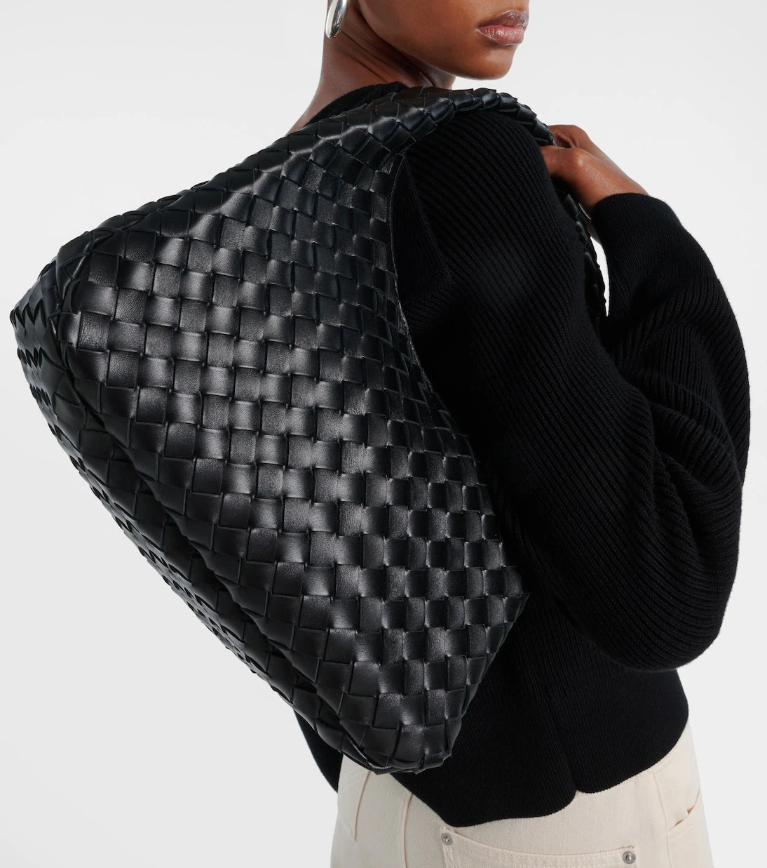 Bottega Veneta - حقيبة كتف كامبانا متوسطة من الجلد