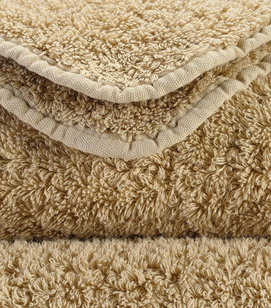 Super Pile Bath Towel (70cm x 140cm)