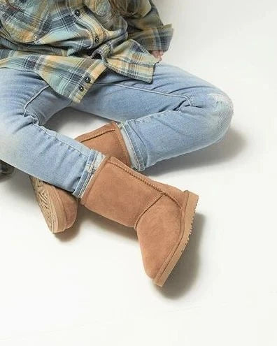UGG - Classic II Fur Lined Suede Boots | Camel