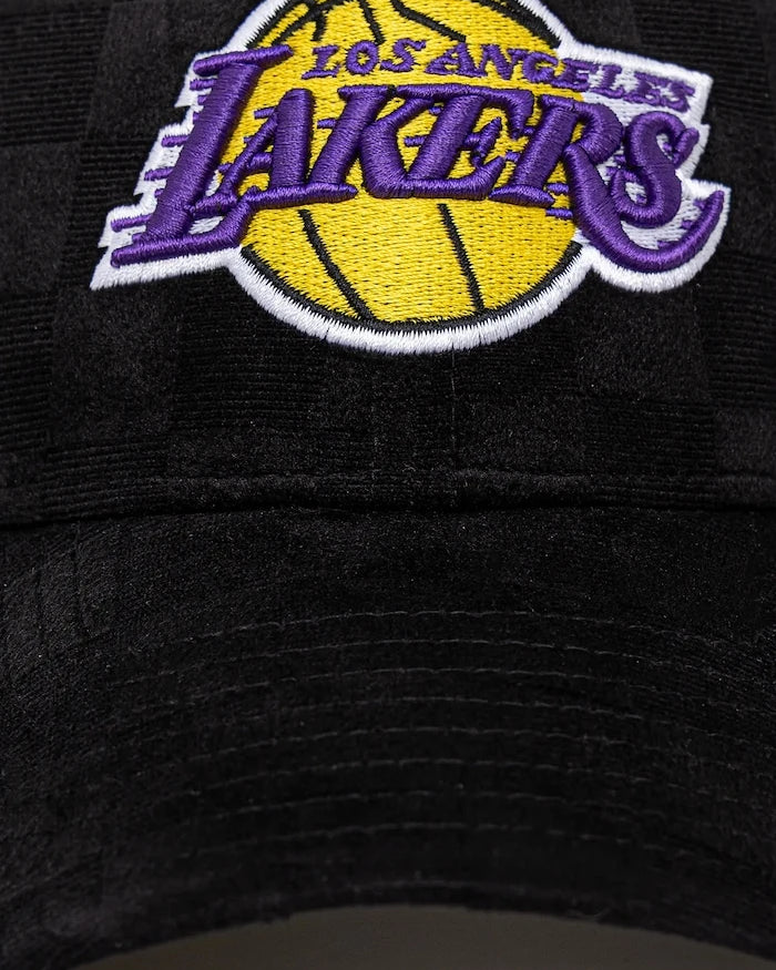 Кадифена шапка с козирка New Era Tonal Check 940 Lakers