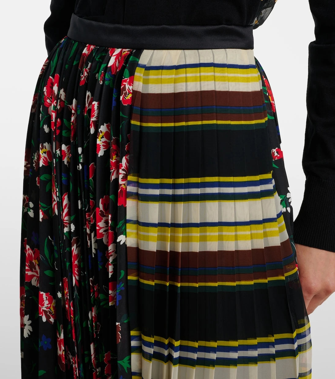 Sacai - تنورة ميدي بليسيه مطبوعة