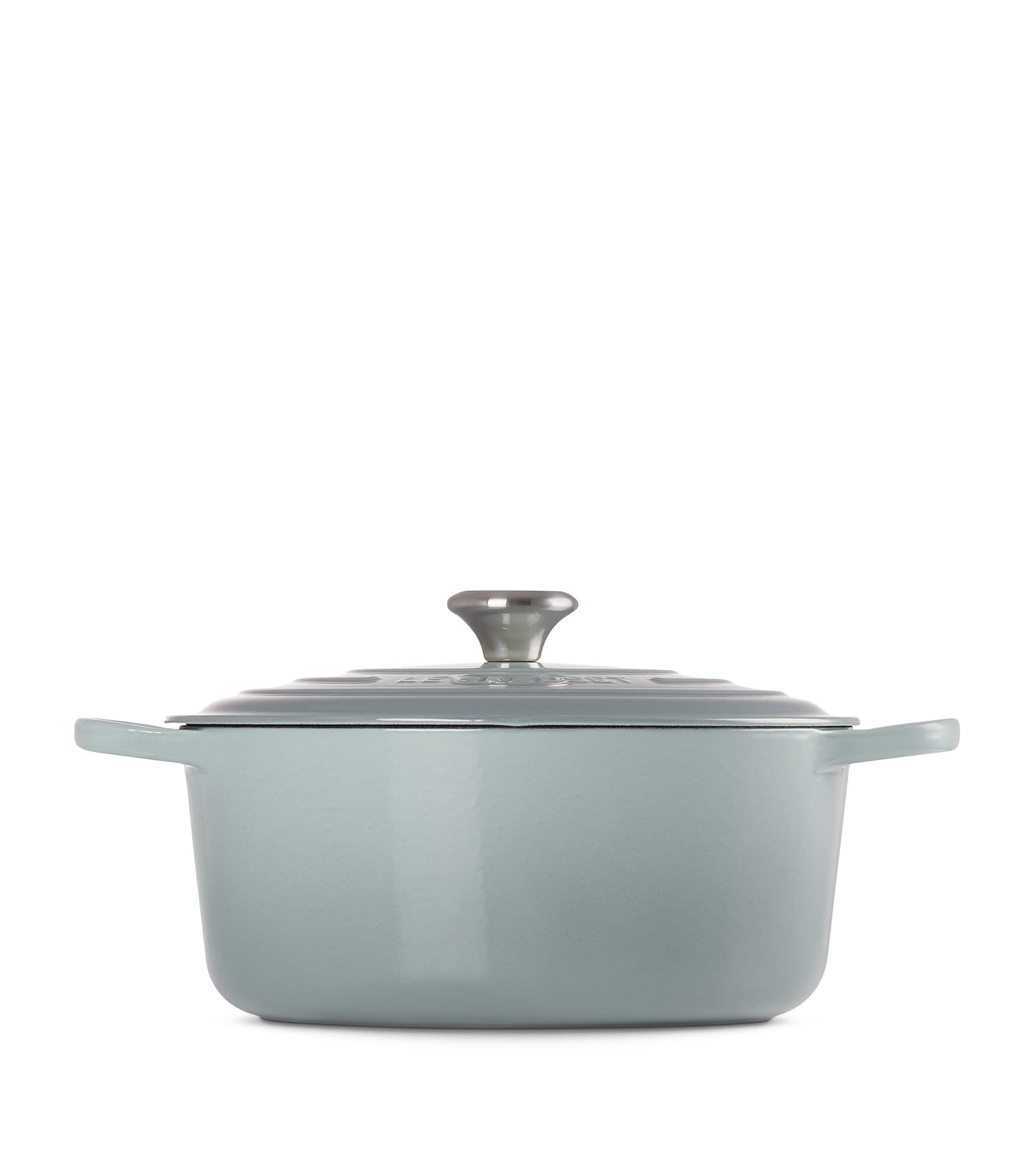 Cast Iron Round Casserole Dish (28cm)