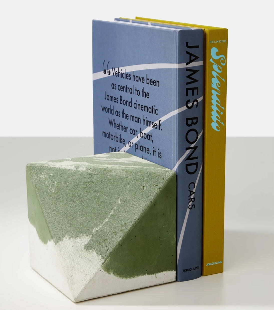 Michaël Verheyden - Concrete bookend