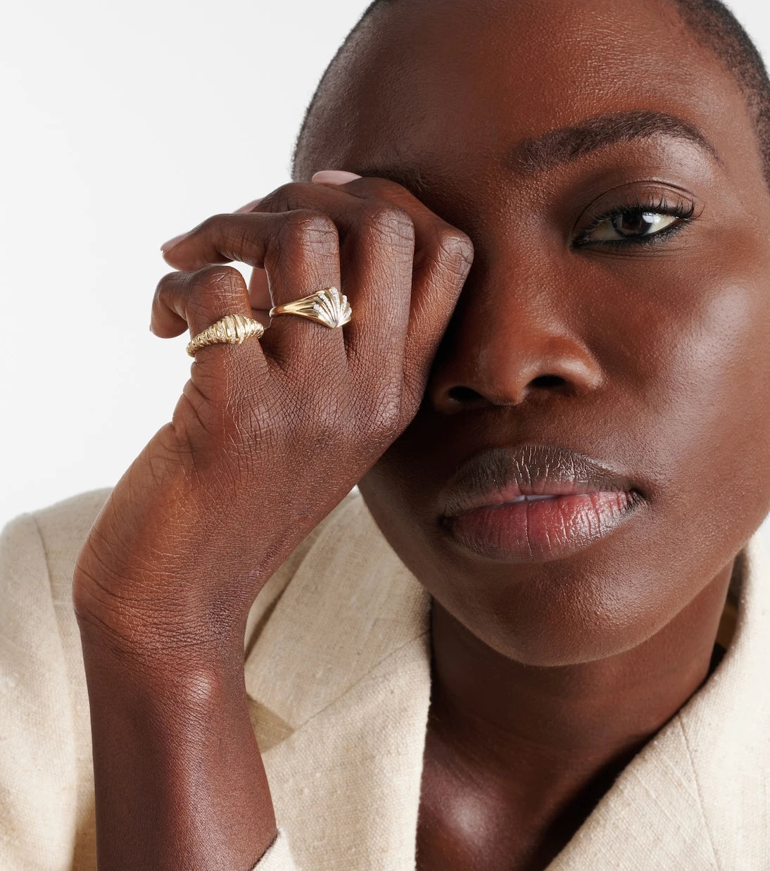 Yvonne Léon - Chevalière Nano 9kt gold ring with diamonds